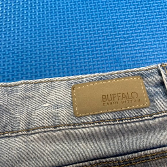 Buffalo David BITTON SAMUELLA Bermuda Jean Shorts Women's Size 8 Mid-Rise - Picture 6 of 7